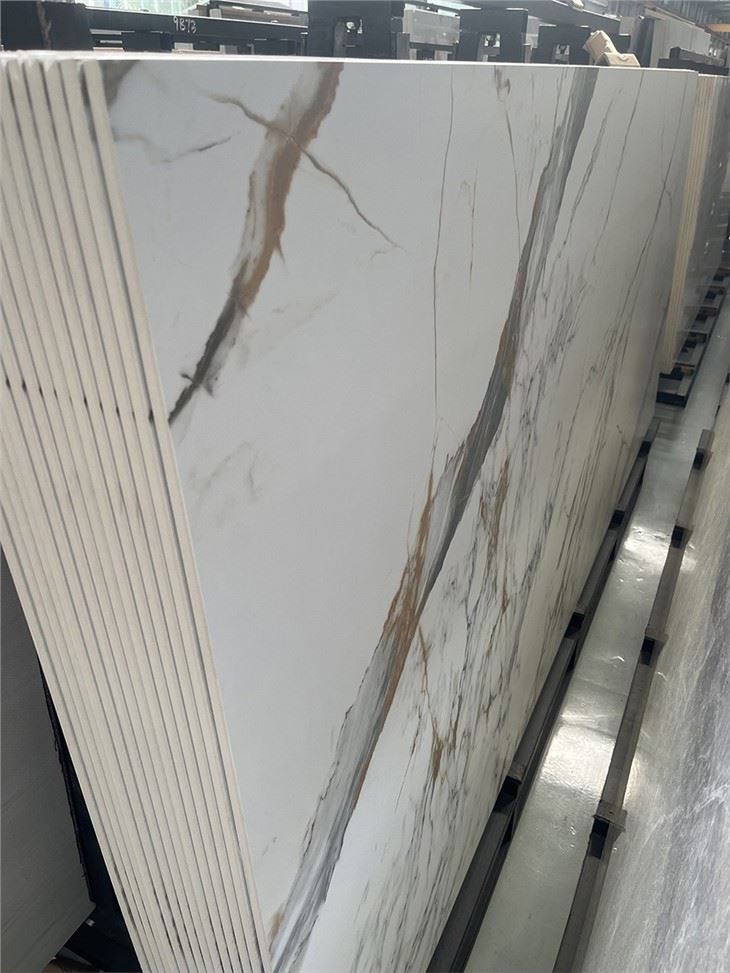 Porcelain Calacatta Gold Slab